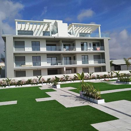 Apartamento En Primera Linea De Playa, Con Piscina Y Garaje En Torrox Costa Exteriér fotografie