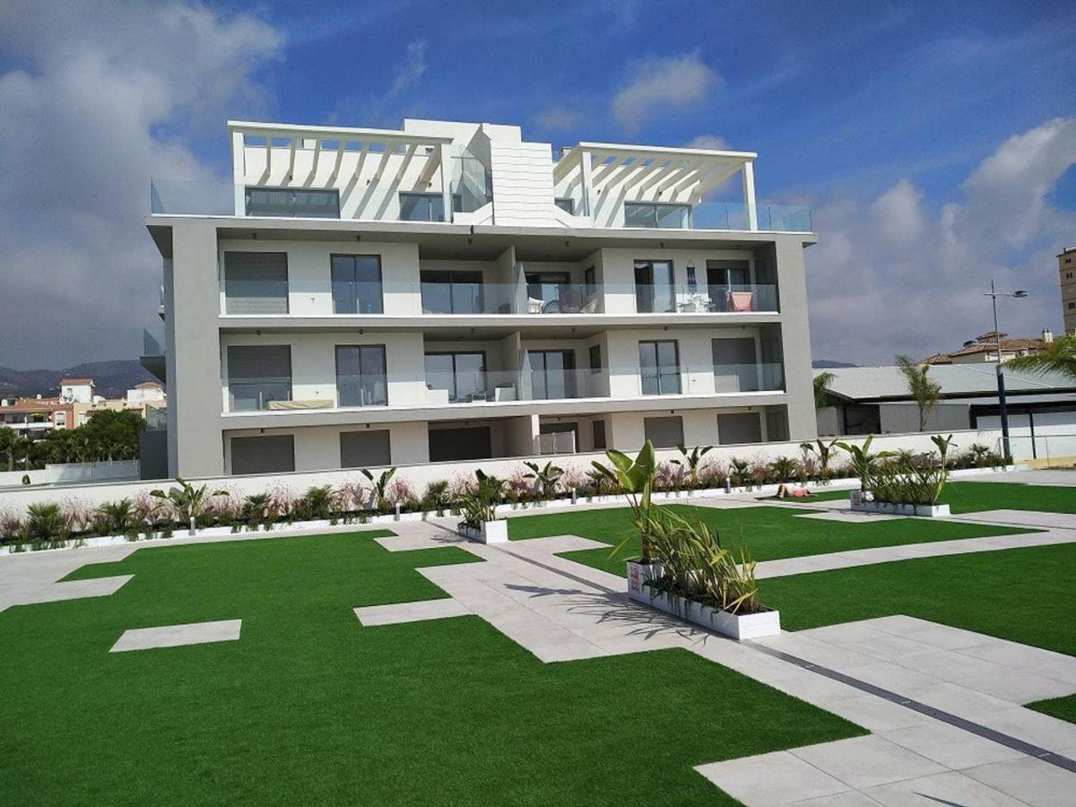 Apartamento En Primera Linea De Playa, Con Piscina Y Garaje En Torrox Costa Exteriér fotografie