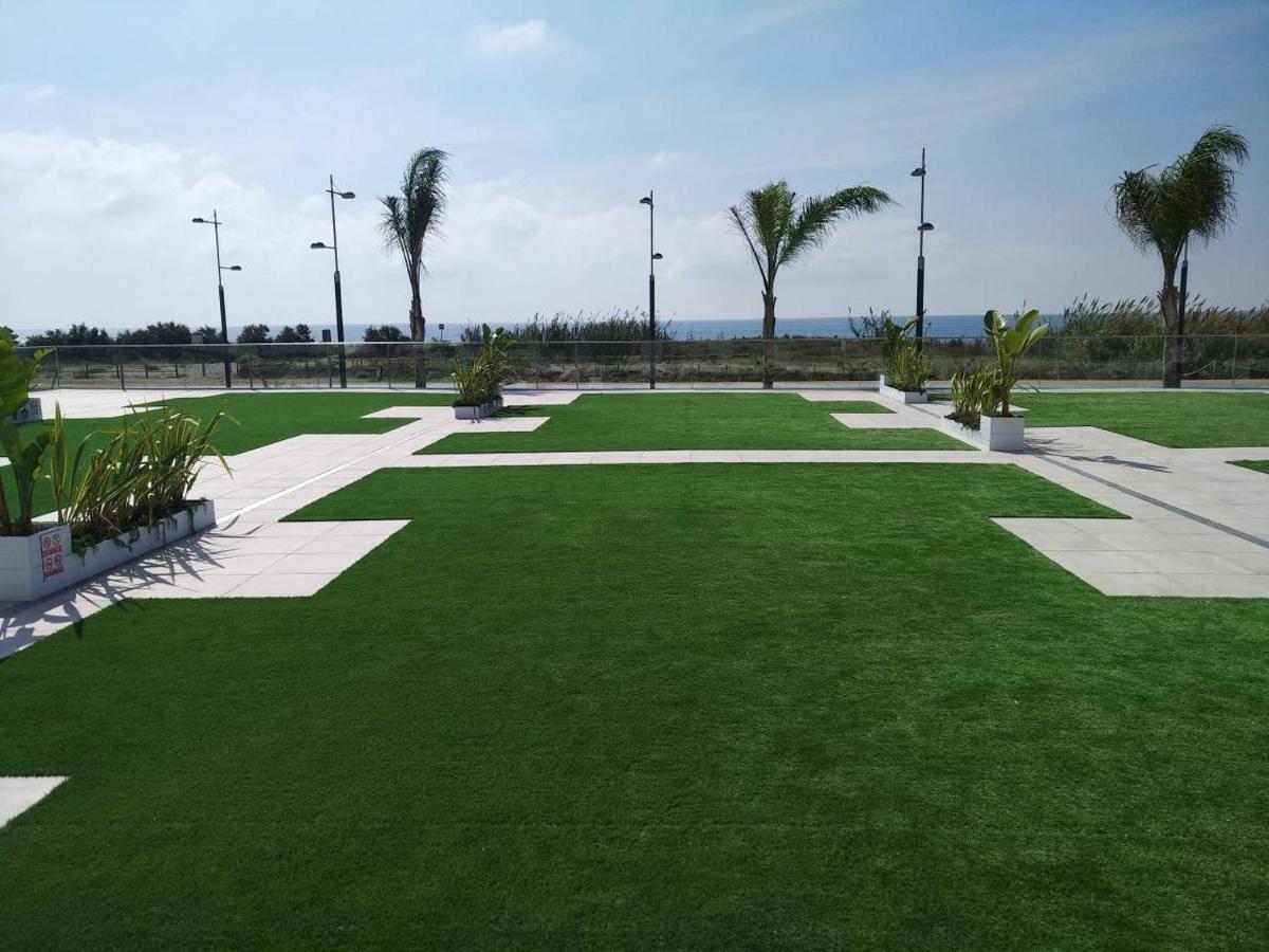 Apartamento En Primera Linea De Playa, Con Piscina Y Garaje En Torrox Costa Exteriér fotografie